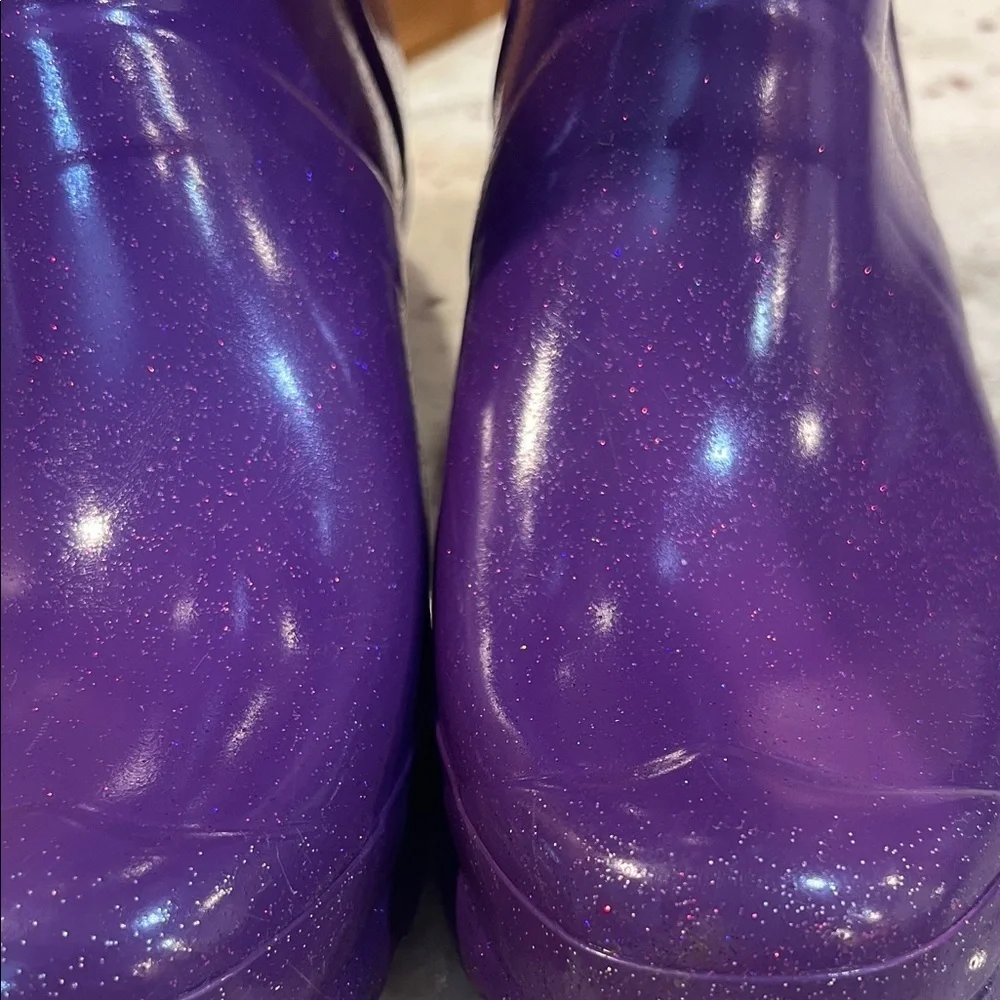 Hunter glossy violet